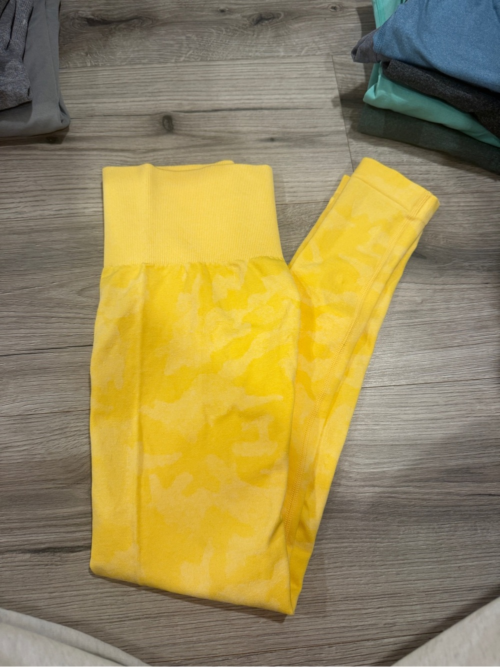 NVGTN Yellow Camo High-Waist Leggings